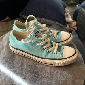 Women’s Converse All Star Sneakers Size 6